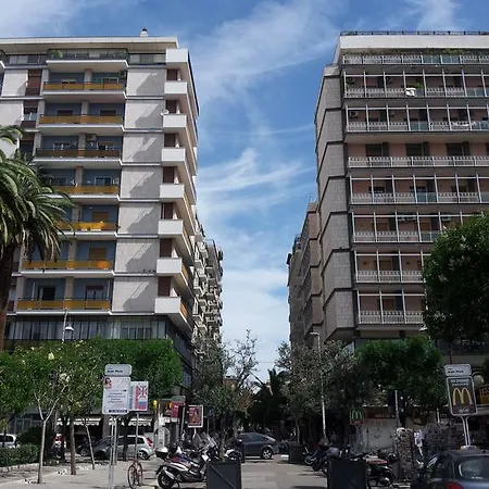 فندق مبيت وإفطار Residenza Piazza Moro باري