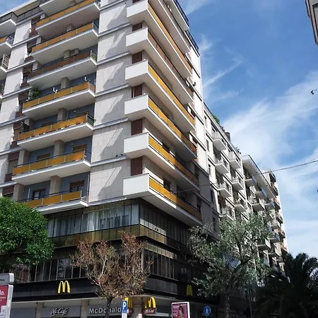 Residenza Piazza Moro 3* Бари